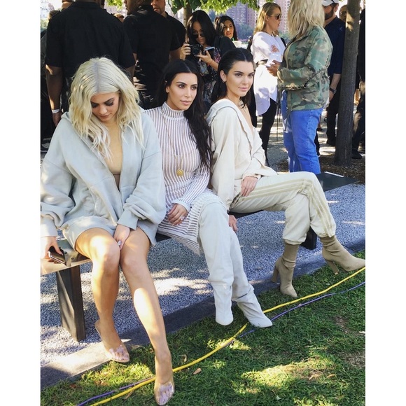 💕 YEEZY Season 4 PVC mule size 6 lucite wedge heel clear plastic slip on BARBIE - Picture 7 of 15